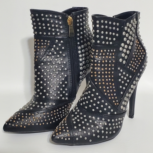 Liliana Shoes - Liliana Studded Black and Silver Heeled Boots Women's Size 5.5